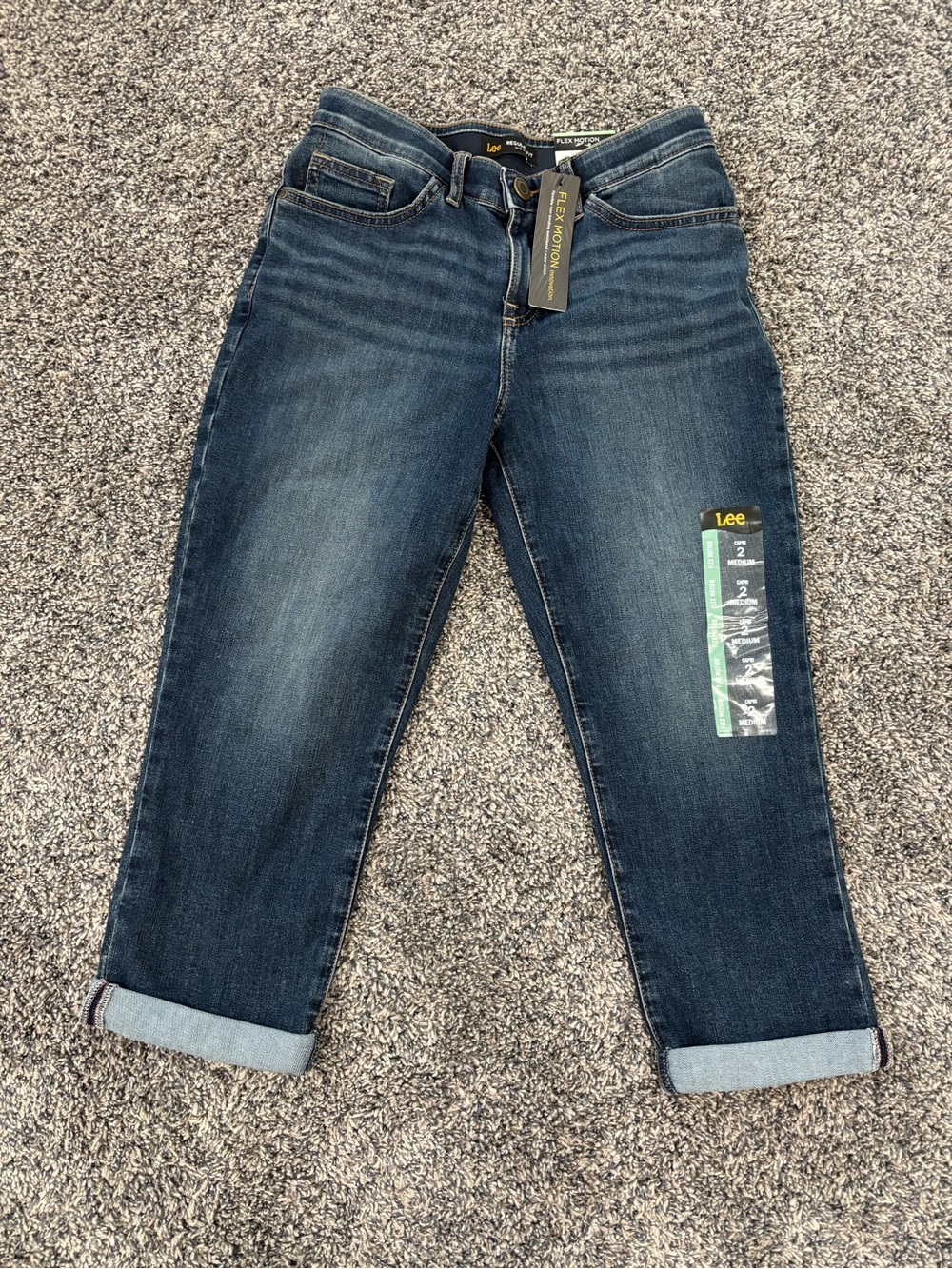 Lee Women’s Dark Blue Cropped Straight Jeans size 2